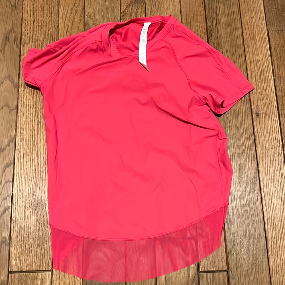 Lululemon size 2 hot pink top